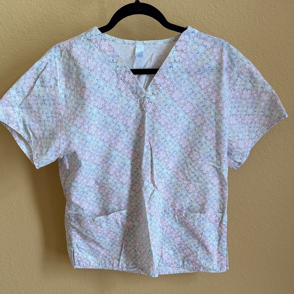 Colorful Star Pattern Scrub Top